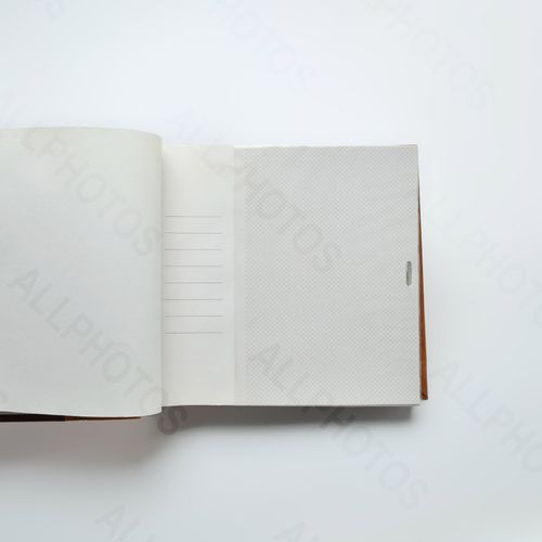 Kenro Grace Red Photo Presentation Album - Holds 100 6x4 (10x15cm) Photos — image 2