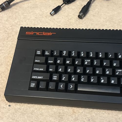 Sinclair ZX Spectrum 128k +3 disc version computer- FULLY WORKING + 6 games.  — image 7