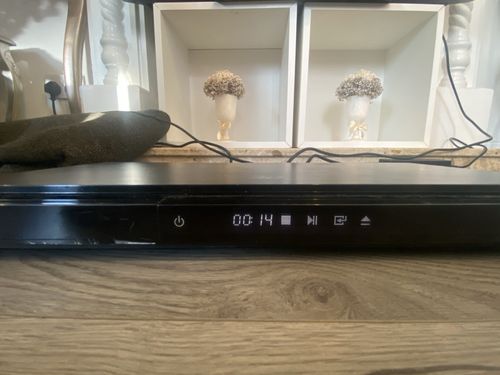 Samsung BD-D5500 3D Blu-ray DVD Player + Movie Disc, Tested & Working, No remote — image 10