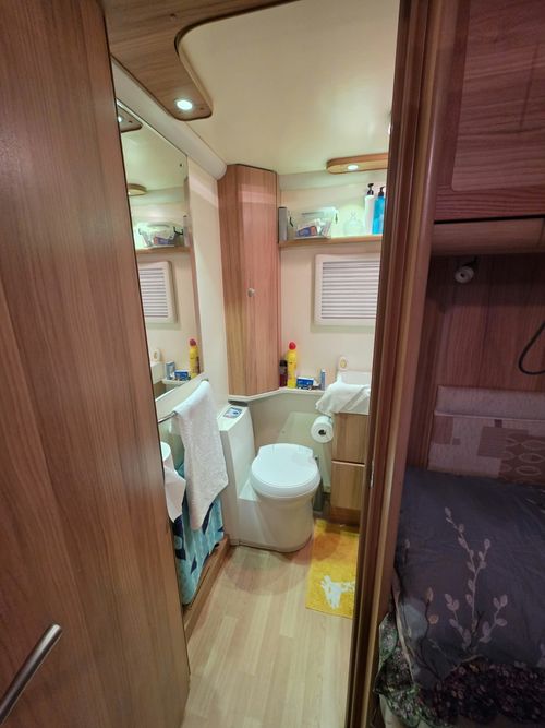 2011 Bailey unicorn Valencia - Fixed Bed - End Washroom  — image 13