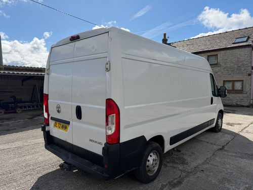 2023 Vauxhall Movano — image 3