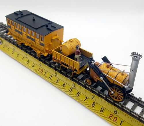 OO Gauge 1:76 Scale Stephenson's Rocket Steam Locomotive Train Display Model — image 7