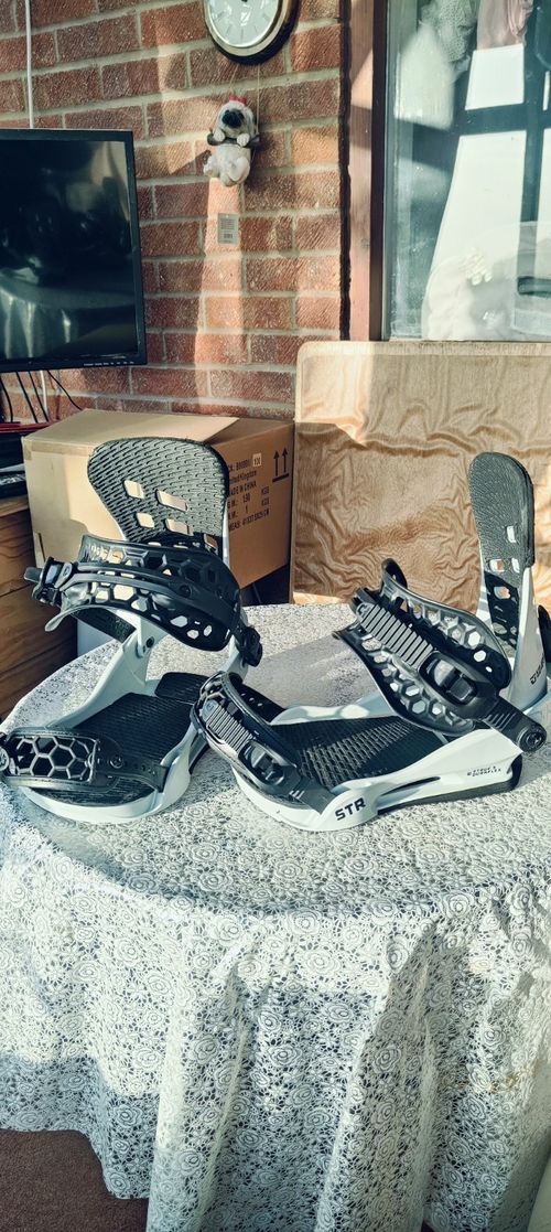 Union STR Bindings medium. Stone White — image 1