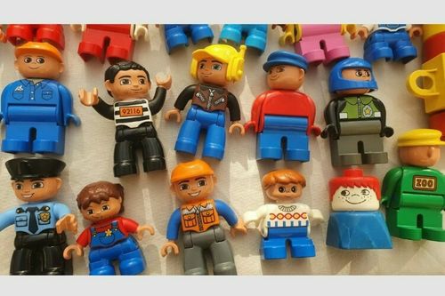 Lego duplo bundle 1kg +2 Figures , 1Car +random bricks !! Read Description!!! — image 12