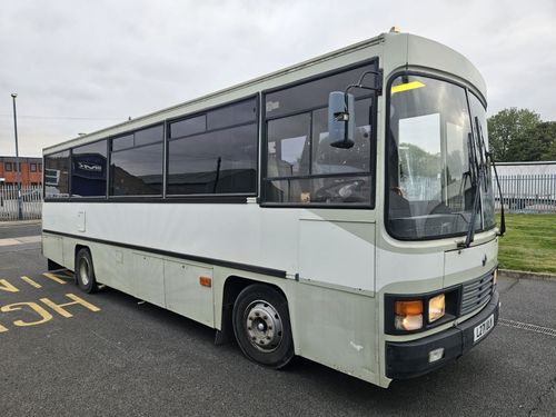 Converted Bus Motorhome, 6 Berths, Off Grid, Fully Set Up. — image 4