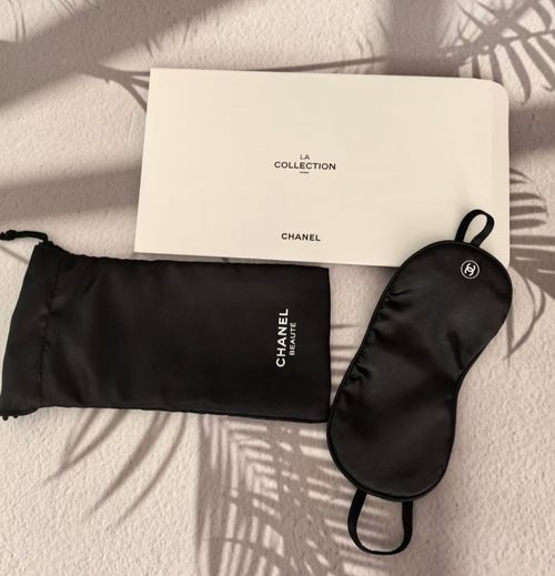 Chanel beauty Gift eye mask with pouch New in Box — image 1