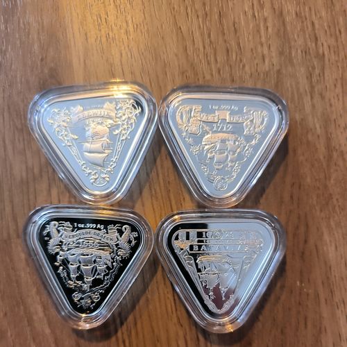Australia $1 Zeewijk, Batavia, Vergulde Draeck and Zuyt Dorp triangular coins — image 1