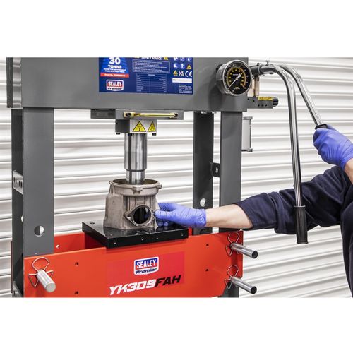 Sealey Air/Hydraulic Press 30 tonne Floor Type with Foot Pedal — image 6