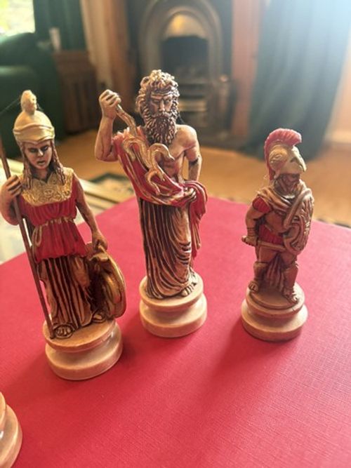 Chess Set - Dikas Greek Roman chess set with Board