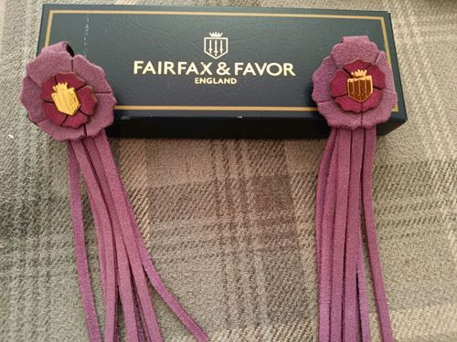 Fairfax & Favor Purple/Magenta Flower Tassels — image 2