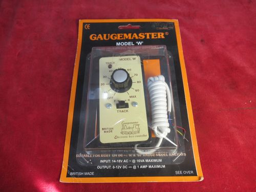 Gaugemaster Model W Hand Held Model Railway Controller. — image 1