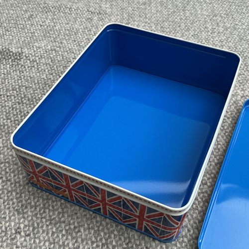 Emma Bridgewater Union Jack Rectangular Biscuit Tin with Lid "TRULY GREAT" — image 3