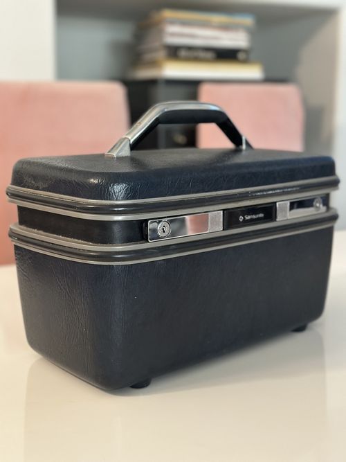 Vintage SAMSONITE SILHOUETTE Hard Train case / Makeup Vanity Box - Blue — image 1