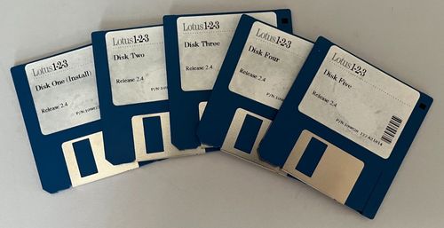 Vintage 1992 Lotus 1-2-3 Release 2.4 for DOS package, disks, manuals, very good — image 7