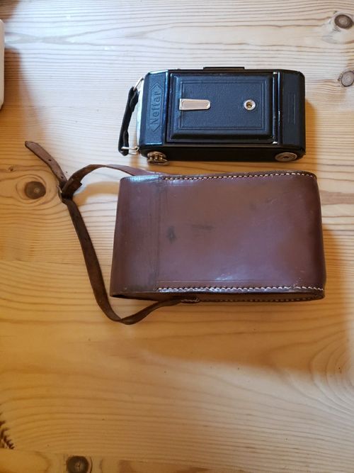 Zeiss Ikon Nettar S  Vintage Folding Camera with Leather Case — image 14