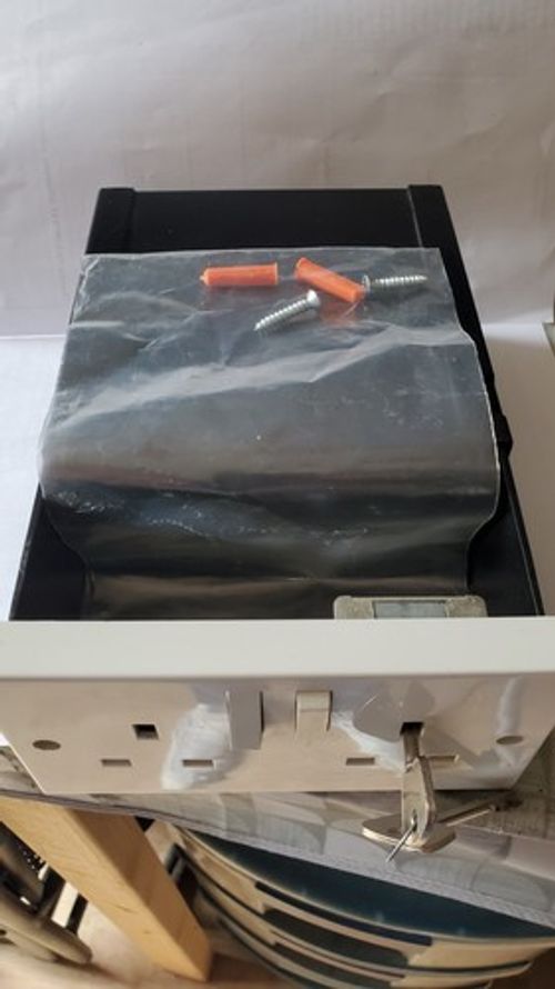Imitation Double Plug Socket Wall Safe Security Secret Hidden Stash Box