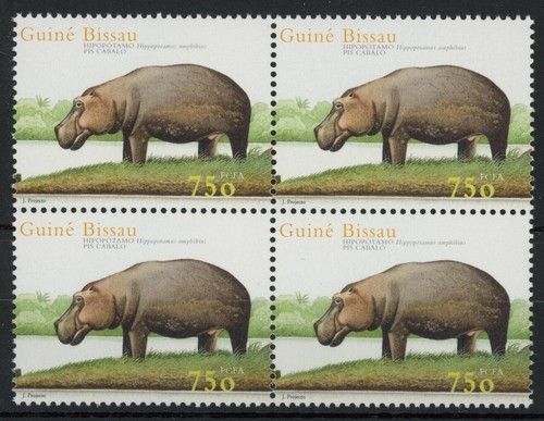 Guinea Bissau 2001 : Hippo - 4x Good VF MNH Stamp in block - Catalog Value : 20€