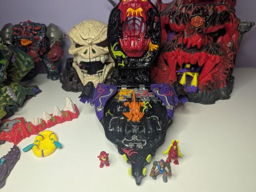 Mighty Max Vintage Large Toy PlaySet Bundle With Accessories  — image 8