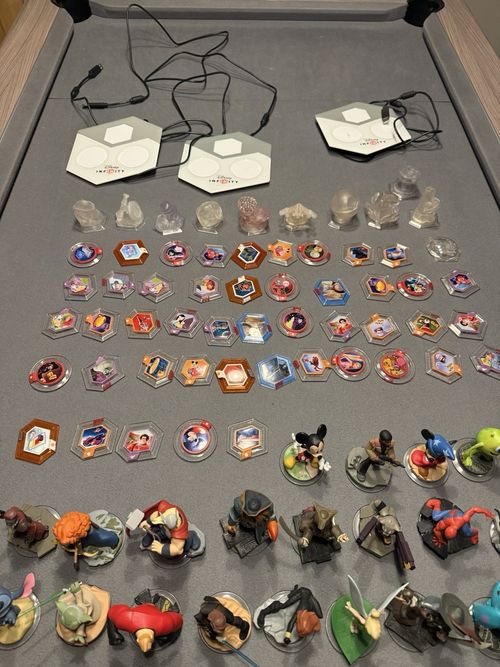 Disney Infinity 3.0 PS4 Game 55 Different Character Figures & Power Discs — image 4