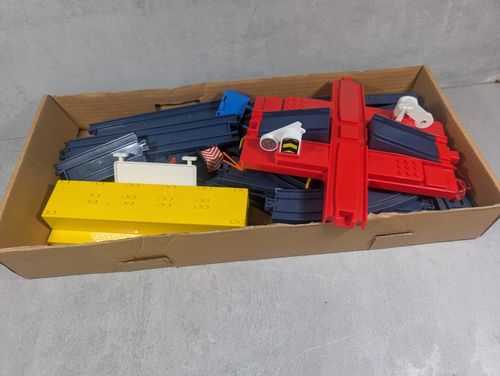 Tomy Train 3, Freight Transport Train Set from 1988 complete with extras  — image 16