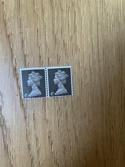 4d Unmounted UNUSED MINT Queen Elizabeth Stamp Rare SET OFF 2