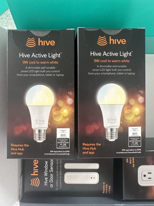 Brand New Hive Starter Bundle Hub Smart Bulbs Plug Sensor (see description) — image 3