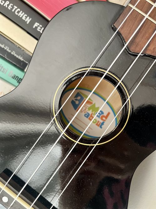 Mad About Black SU8 Soprano Ukulele Bundle (bag, tuner, strap) — image 3