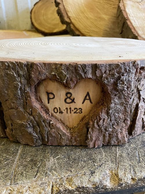 Wooden log cake stand with personalised option, rustic log display cake stand — image 15