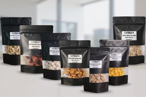 CATS DOGS FREEZE DRIED CHICKEN SALMON RABBIT BLOOD DUCK LIVER EGG YOLK COD DUCK
