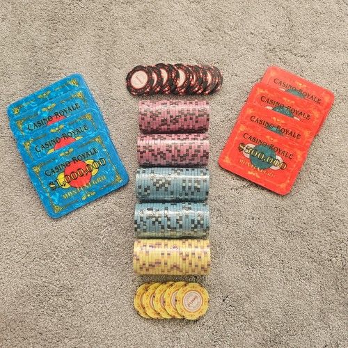 007 Casino Royale Poker Chips / Plaques / Dealer Buttons, Movie Prop Replicas