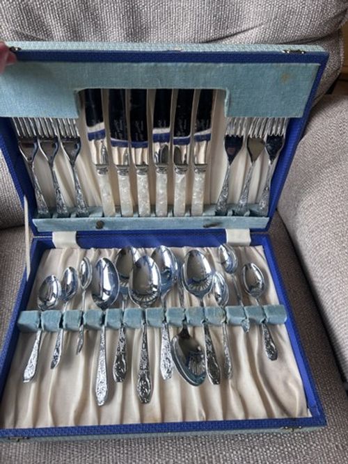 Vintage J Billam Sheffield Cutlery Canteen 6 Place Setting Pearl Handles Boxed