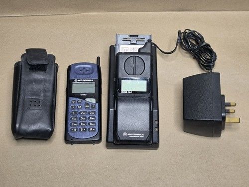 2 Vintage Motorola Mobile Phones D440 & 5200 Charging Dock Power Adapter PowerUp
