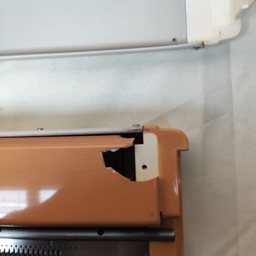 SILVER REED SK840 STANDARD GAUGE ELECTRONIC KNITTING MACHINE DAMAGED UNTESTED — image 12