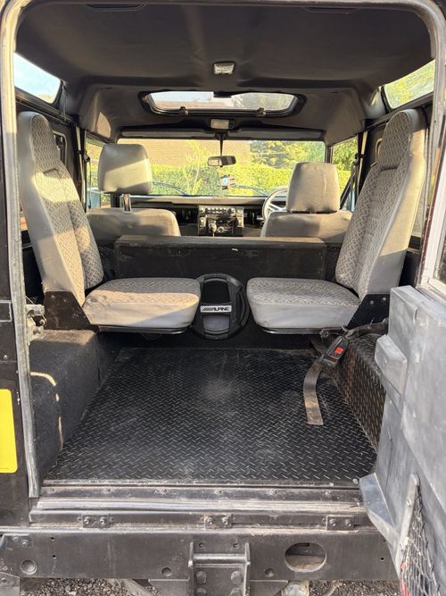 Land Rover Defender 90 — image 15