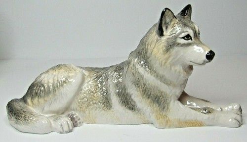 John Beswick Wolves - WOLF Lying - New for 2018