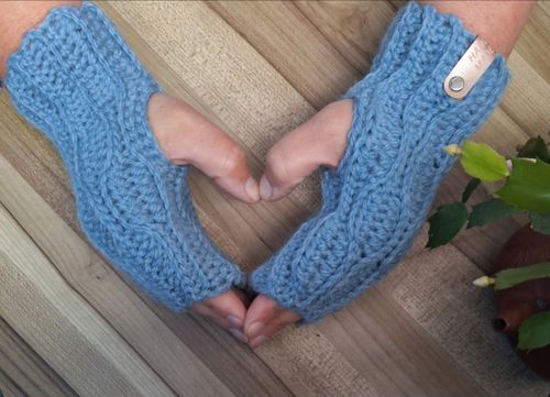 Handmade Crochet Winter Set – Hat, Snood&Fingerless Gloves, 65%wool, 35% alpaca — image 5