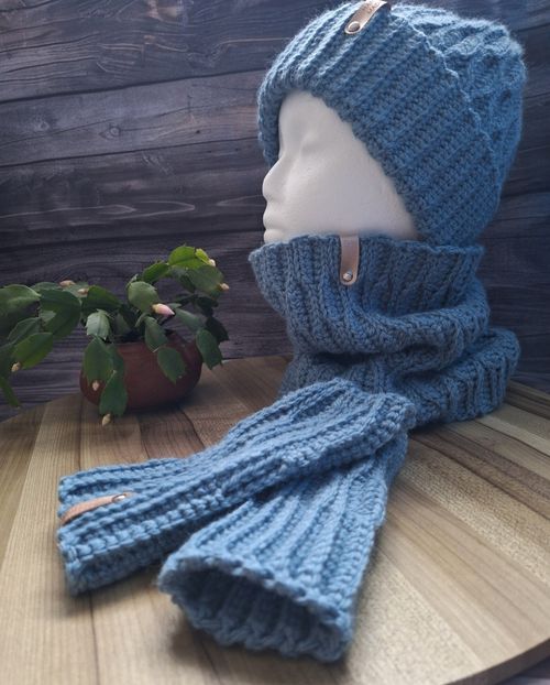Handmade Crochet Winter Set – Hat, Snood&Fingerless Gloves, 65%wool, 35% alpaca — image 2