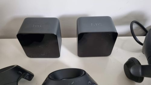 Valve Index VR kit + HTC base stations & controllers - everything you need — image 4