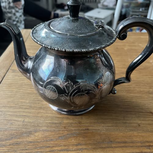 Antique silver plated teapot. — image 2
