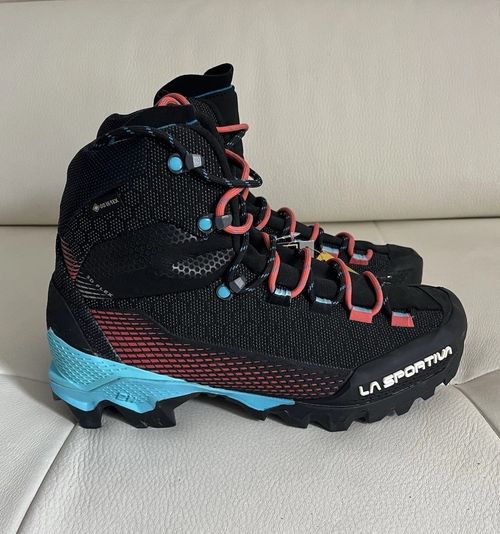 La Sportiva Aequilibrium ST GTX -  Womens UK 6.5 EU 40 B2 Mountaineering Boots  — image 1