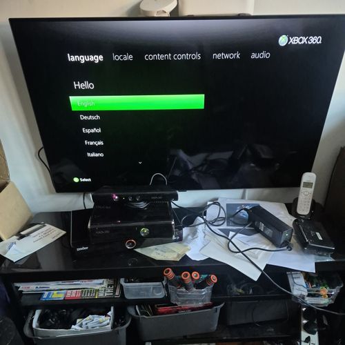 Microsoft Xbox 360 S PAL Console Bundle with Kinect Sensor, Controllers, HDMI — image 6