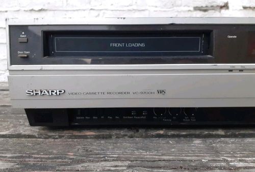 Vintage Rare Sharp VC-9700H VCR VHS Turns On/Faulty/Doesn't take tape in — image 8