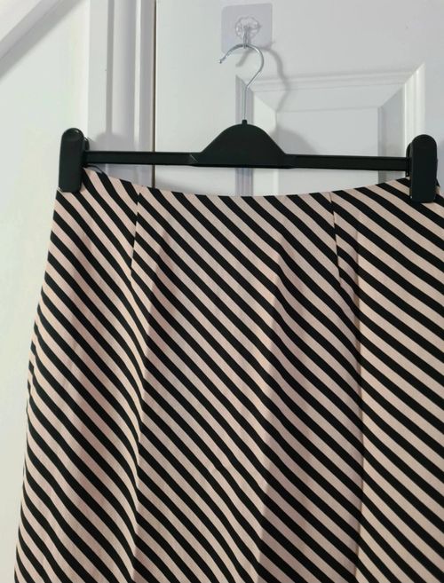 Hush Women's Reema Maxi Skirt Black/Cream Diagonal Stripe UK12 New with Tags — image 4