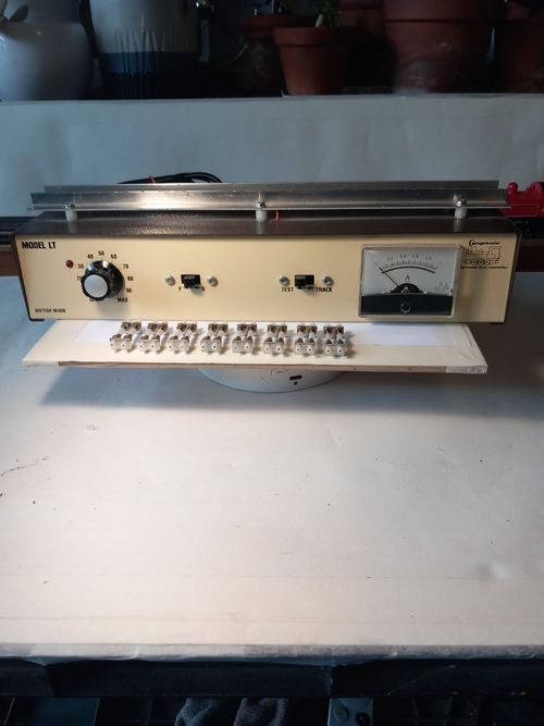 Gaugemaster Superior Model LT locomotive tester and transformer controller OO N  — image 9