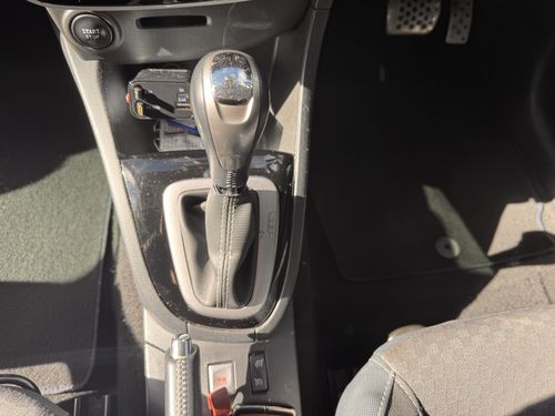 Renault, CLIO, Hatchback, 2015, Semi-Auto, 1197 (cc), 5 doors — image 10