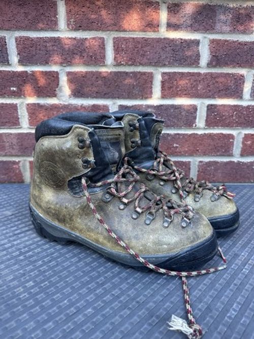 VINTAGE LA SPORTIVA HIKING MOUNTAINEERING  BOOTS  Uk 10.5