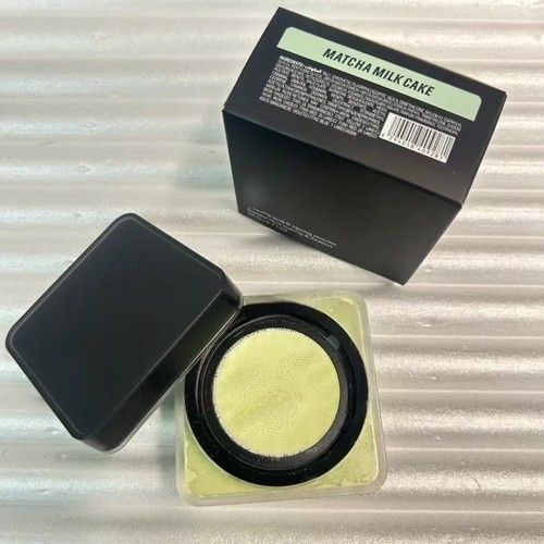 Huda Beauty Easy Bake Loose Baking & Setting Powder Various Shades 20g Full Size