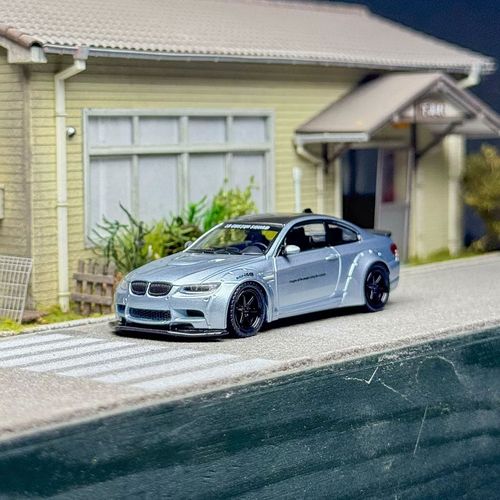 Fine model 1/64 Scale BMW M3 Coupe E92 LB Blue Diecast Car Model Toy Gift — image 2