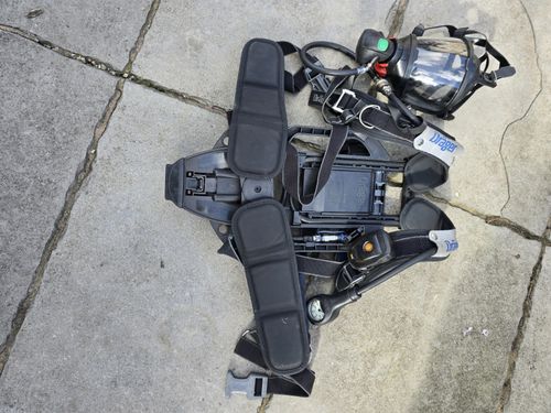 Drager pss7000 scba breathing apparatus harness with bodyguard and safety line — image 10
