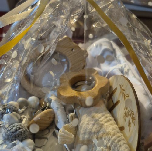 Newborn Baby Gift Basket Hamper Cotton Blanket Socks Wooden Teether Soft Toy — image 6